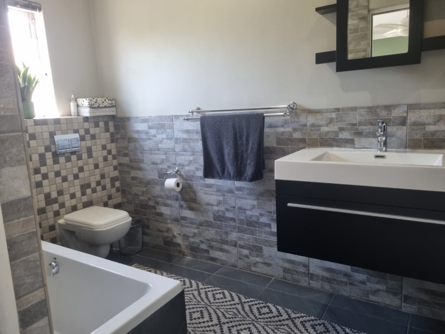 5 Bedroom Property for Sale in Vaalpark Free State